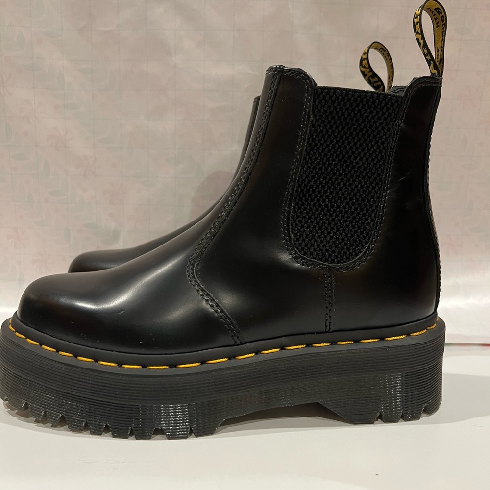 BRAND NEW Platform Dr. Martens